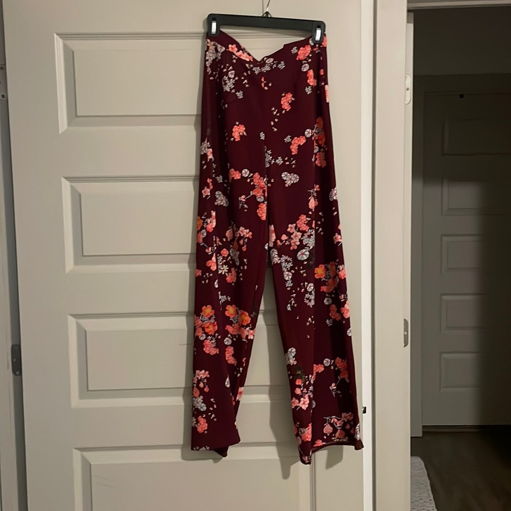 Forever 21 pants. Floral print size small